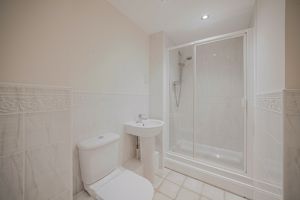 Shower room- click for photo gallery